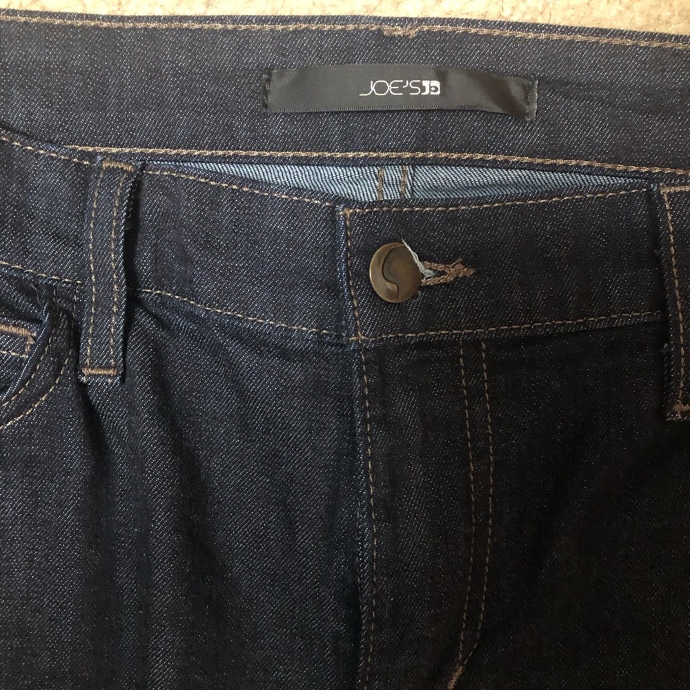 Joe’s Jeans Straight Leg Size 31 Waist; dark wash; like new